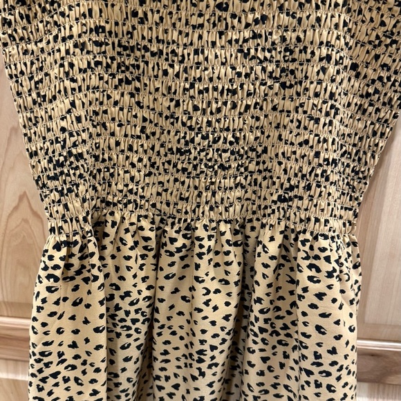 Pleione Anthropologie Classy Tan and Black Leopard Print Smocked Top Size M - Picture 2 of 11